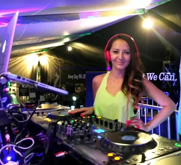 DJ Amanda Rose